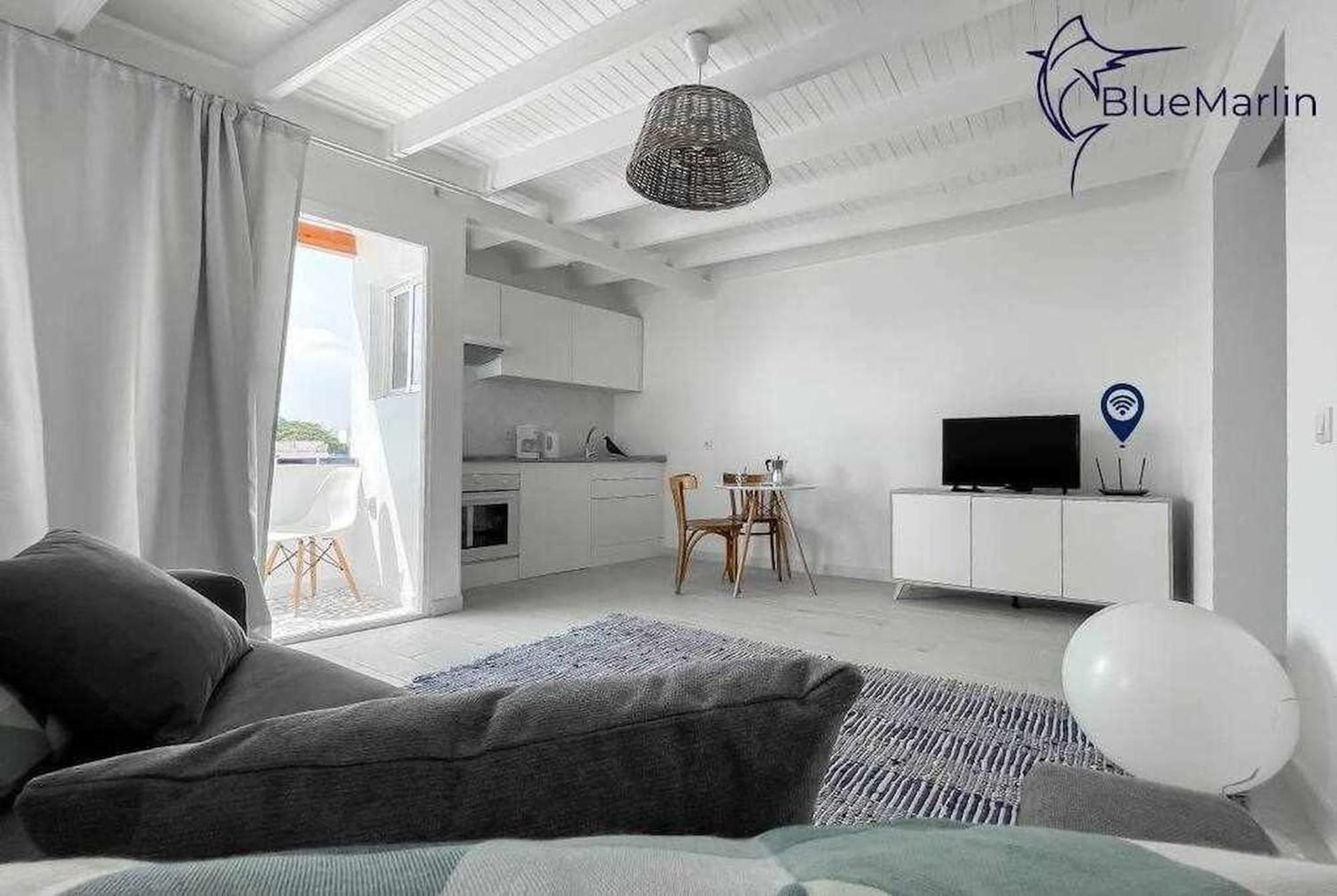 B-Rent Bluemarlin Boutique Sea View Apartment Коралео Екстериор снимка